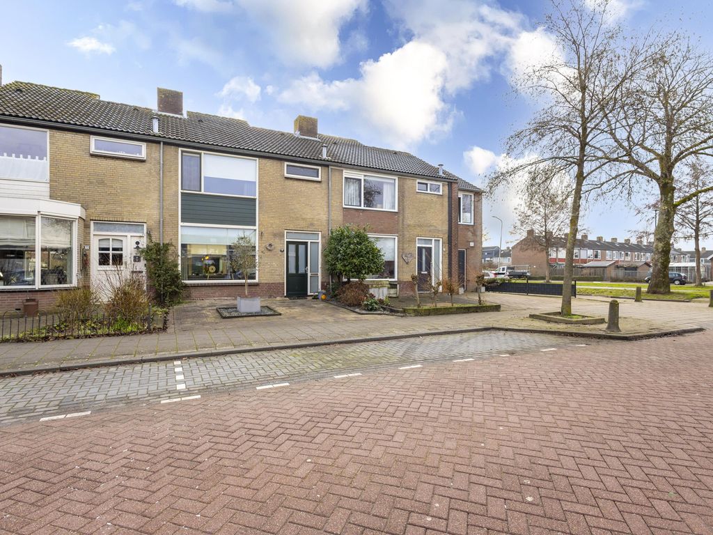 van Brederodestraat 79, GIESSENBURG