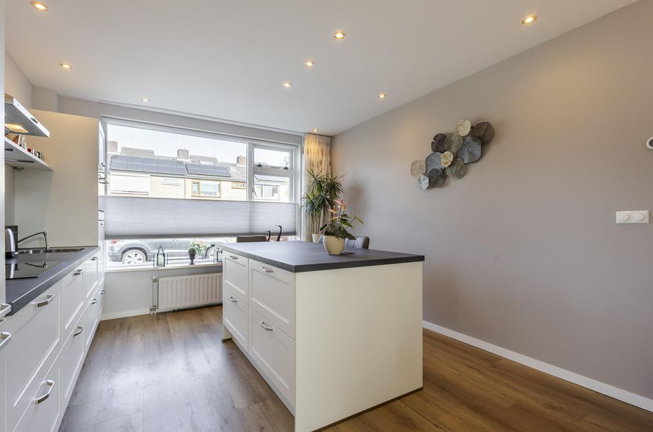 van Brederodestraat 69