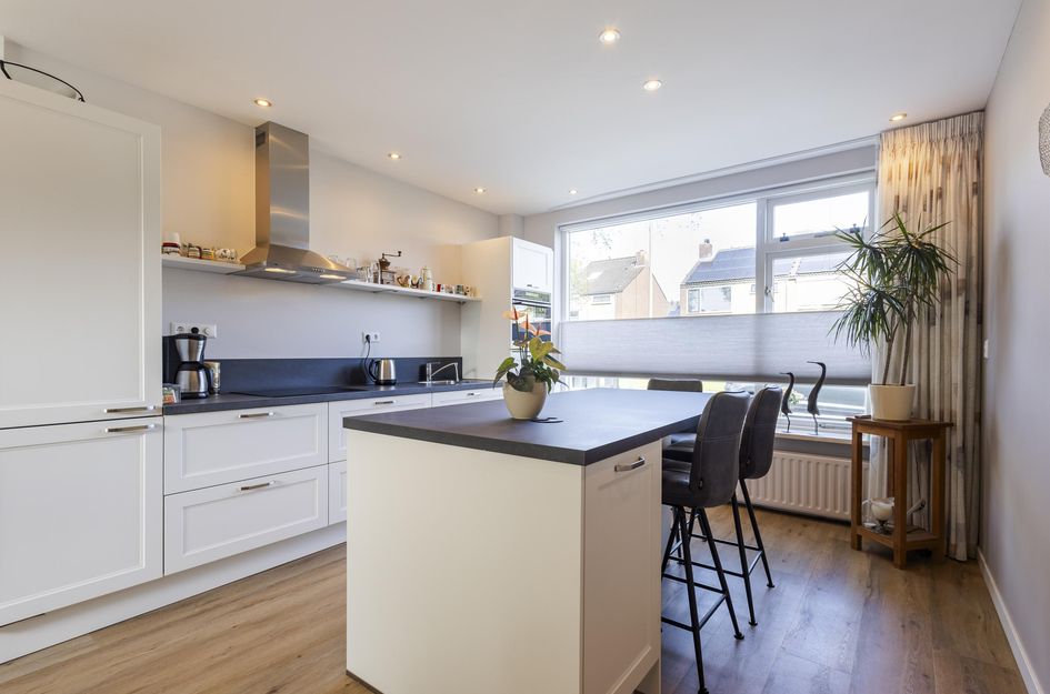 van Brederodestraat 69