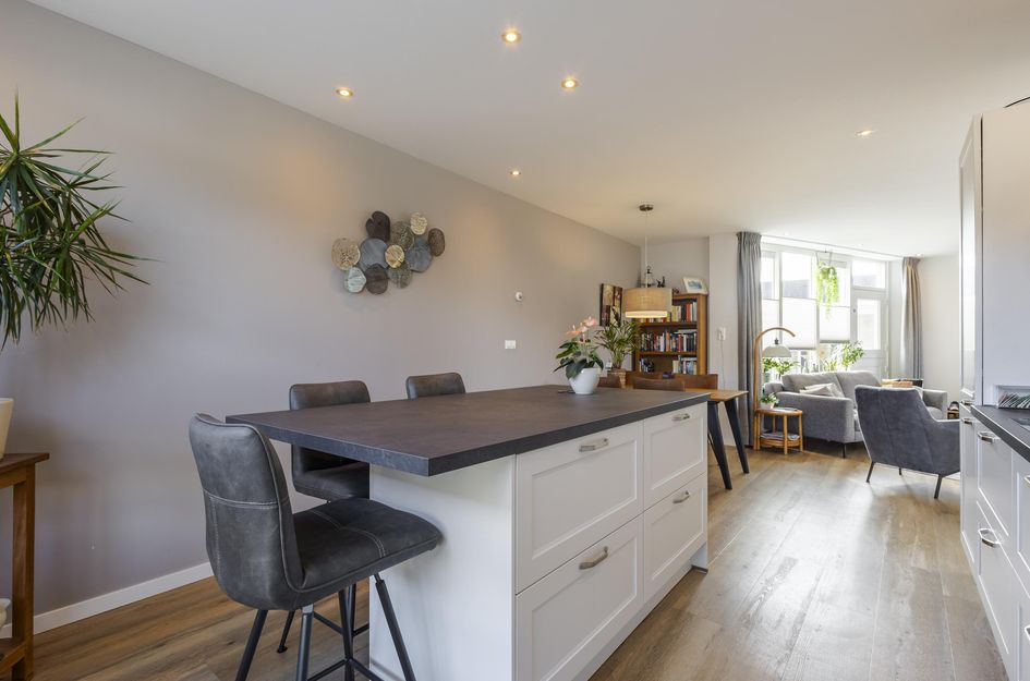 van Brederodestraat 69