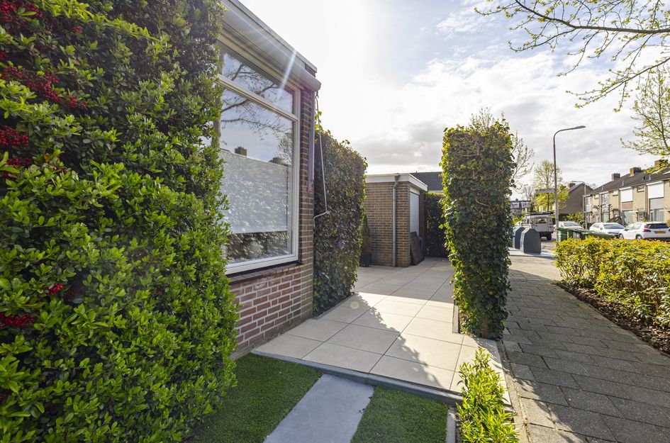 van Brederodestraat 69