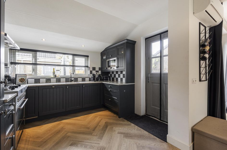 van Brederodestraat 38