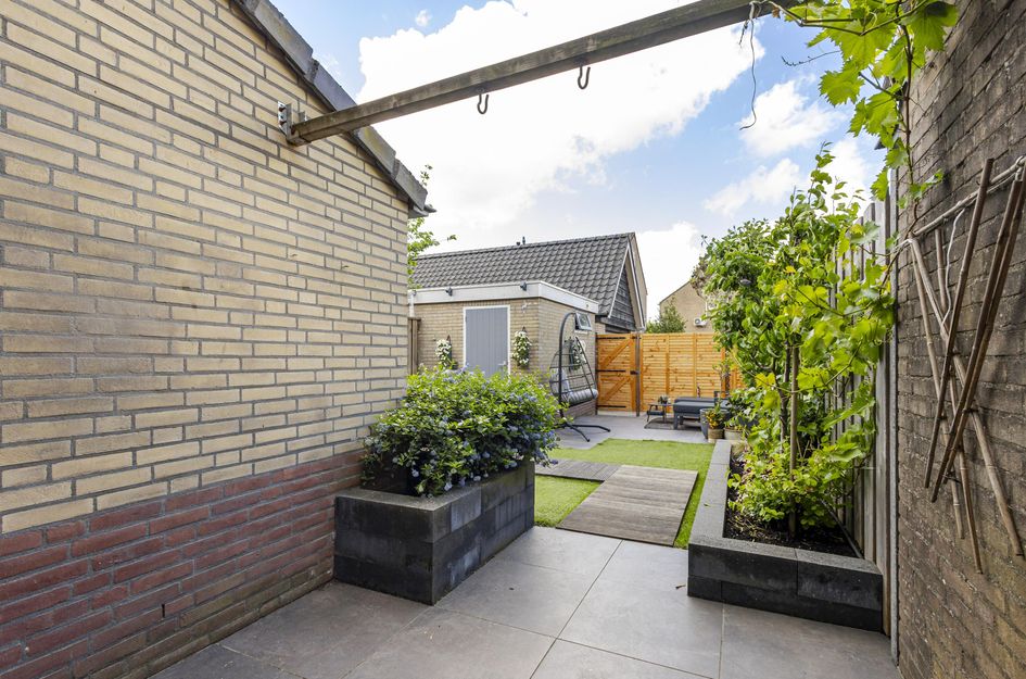van Brederodestraat 38