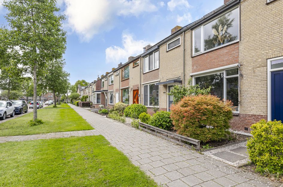 van Brederodestraat 38