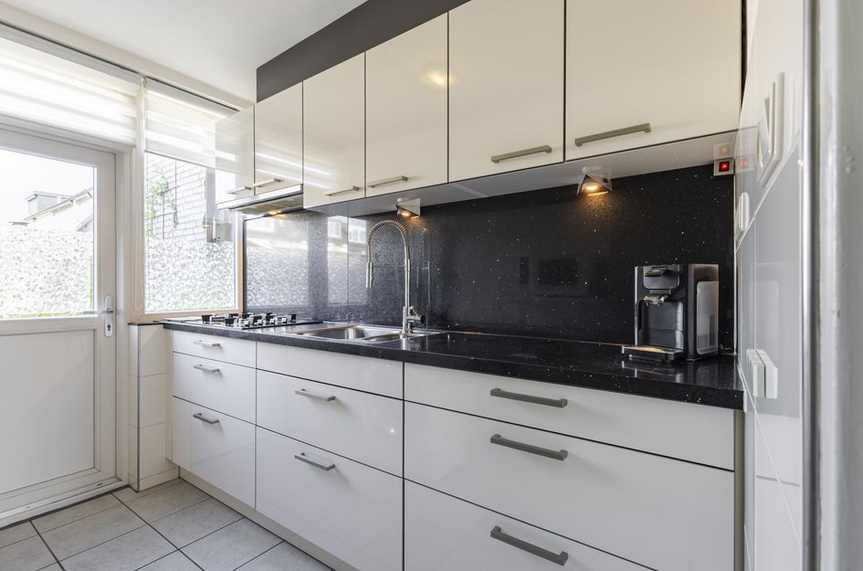 van Brederodestraat 6