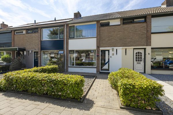 Burgemeester van der Bruggelaan 6