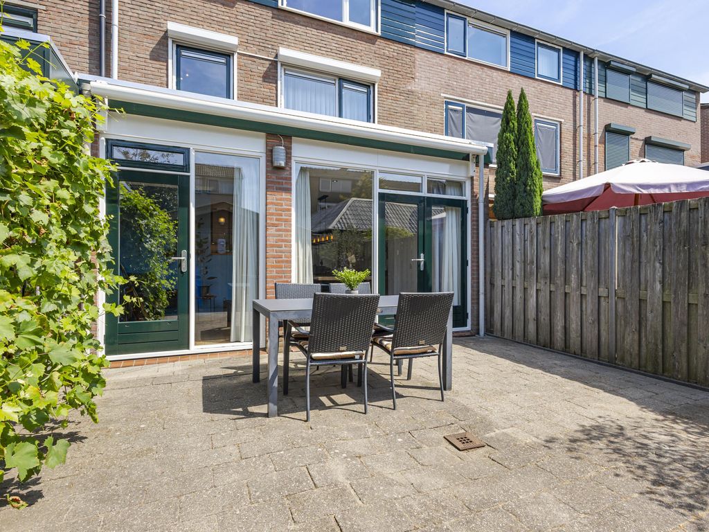 Burgemeester van der Bruggelaan 6, GIESSENBURG