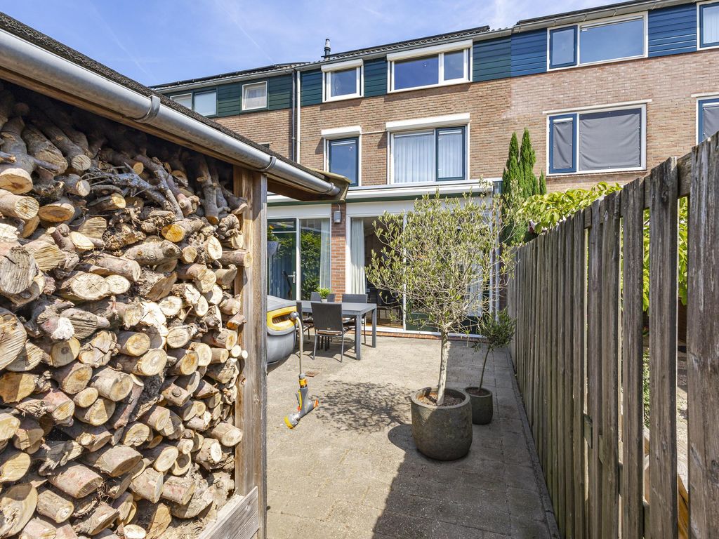 Burgemeester van der Bruggelaan 6, GIESSENBURG