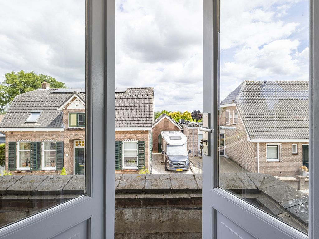 Bazeldijk 12, MEERKERK