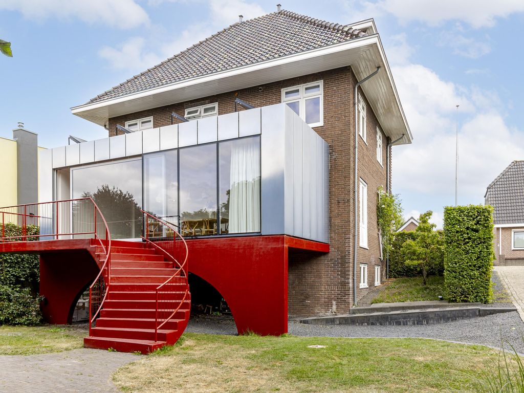 Bazeldijk 12, MEERKERK