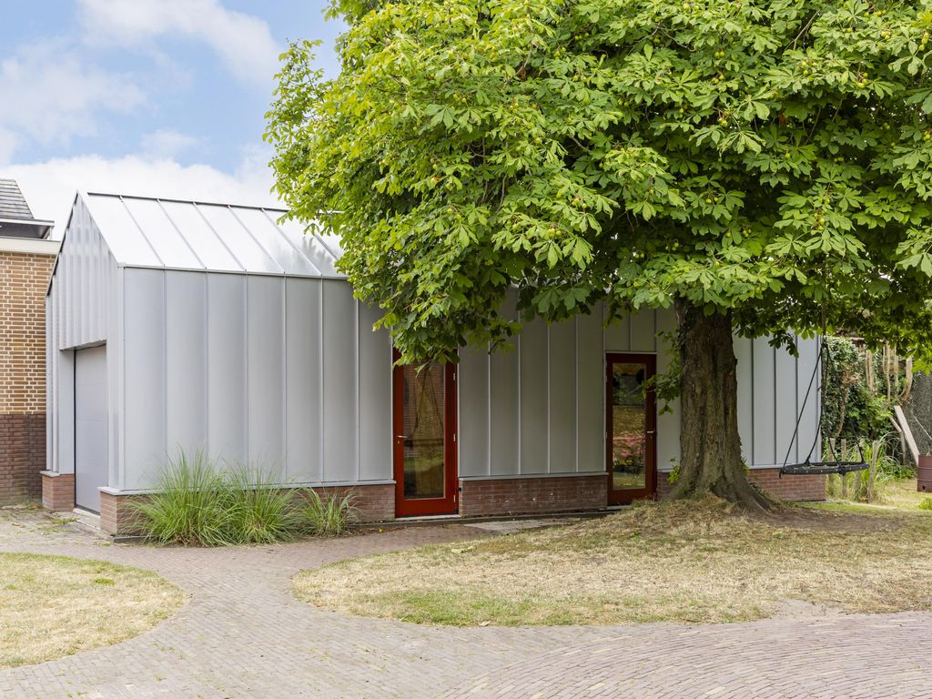 Bazeldijk 12, MEERKERK