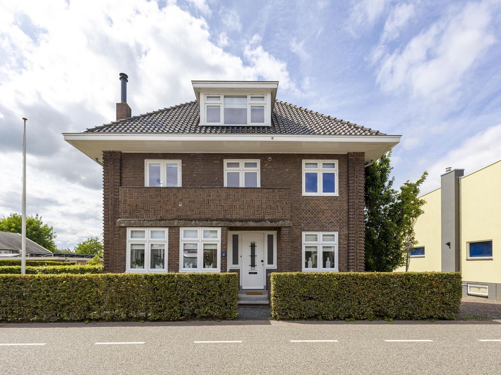 Bazeldijk 12, MEERKERK