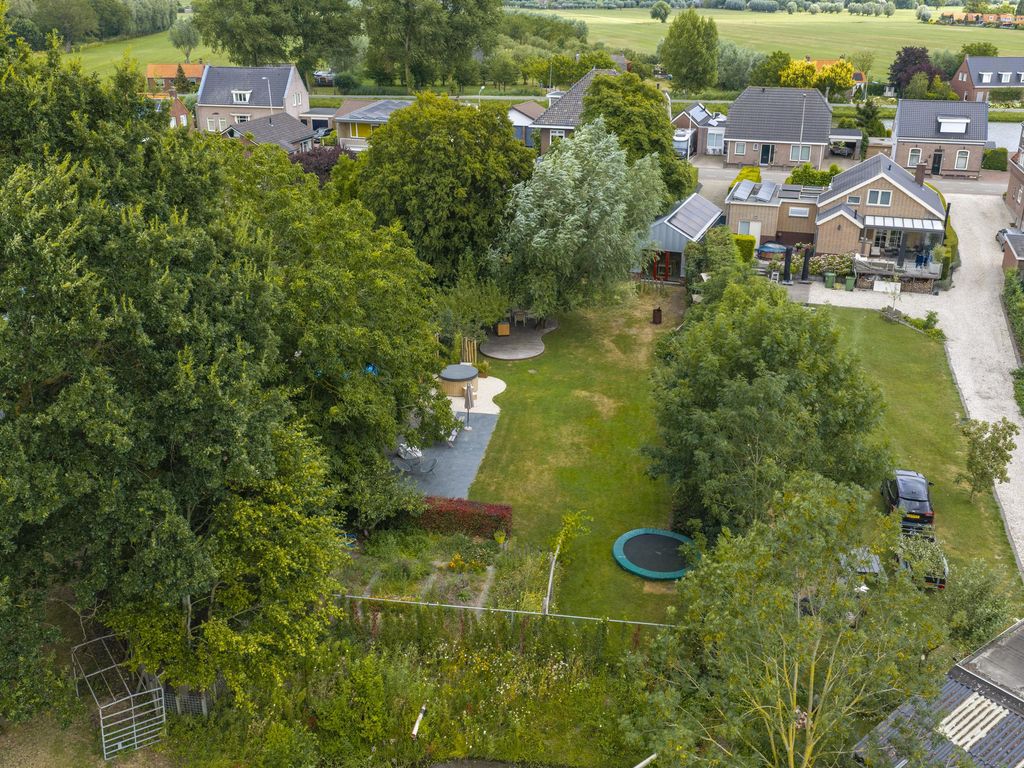 Bazeldijk 12, MEERKERK