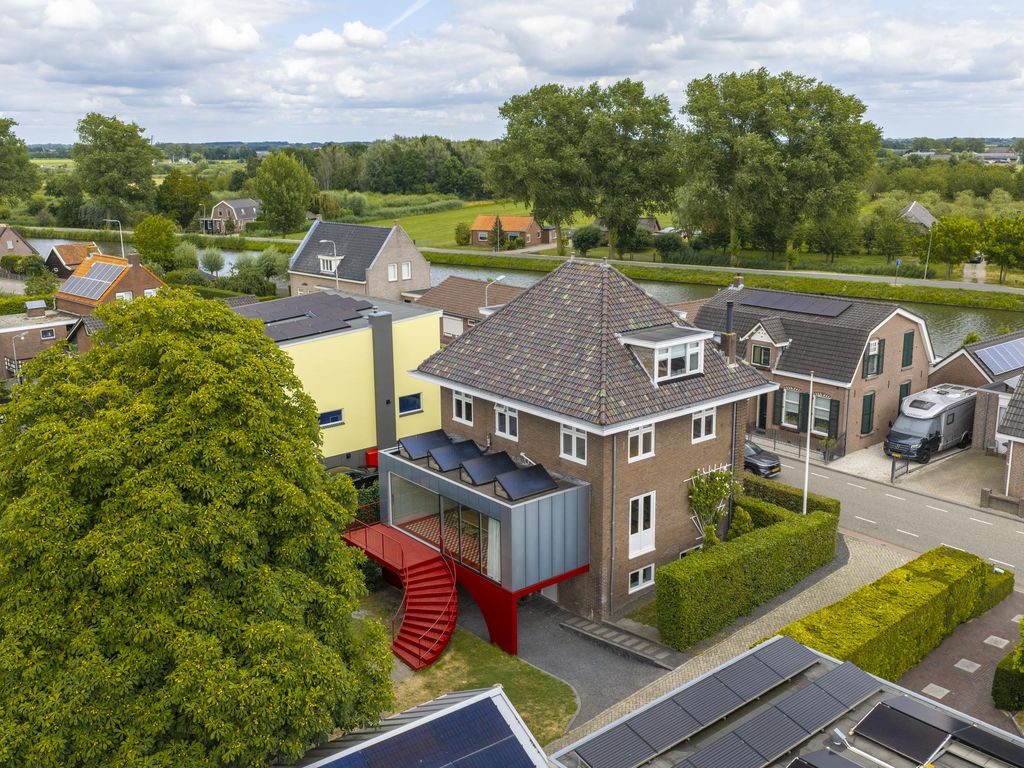 Bazeldijk 12, MEERKERK