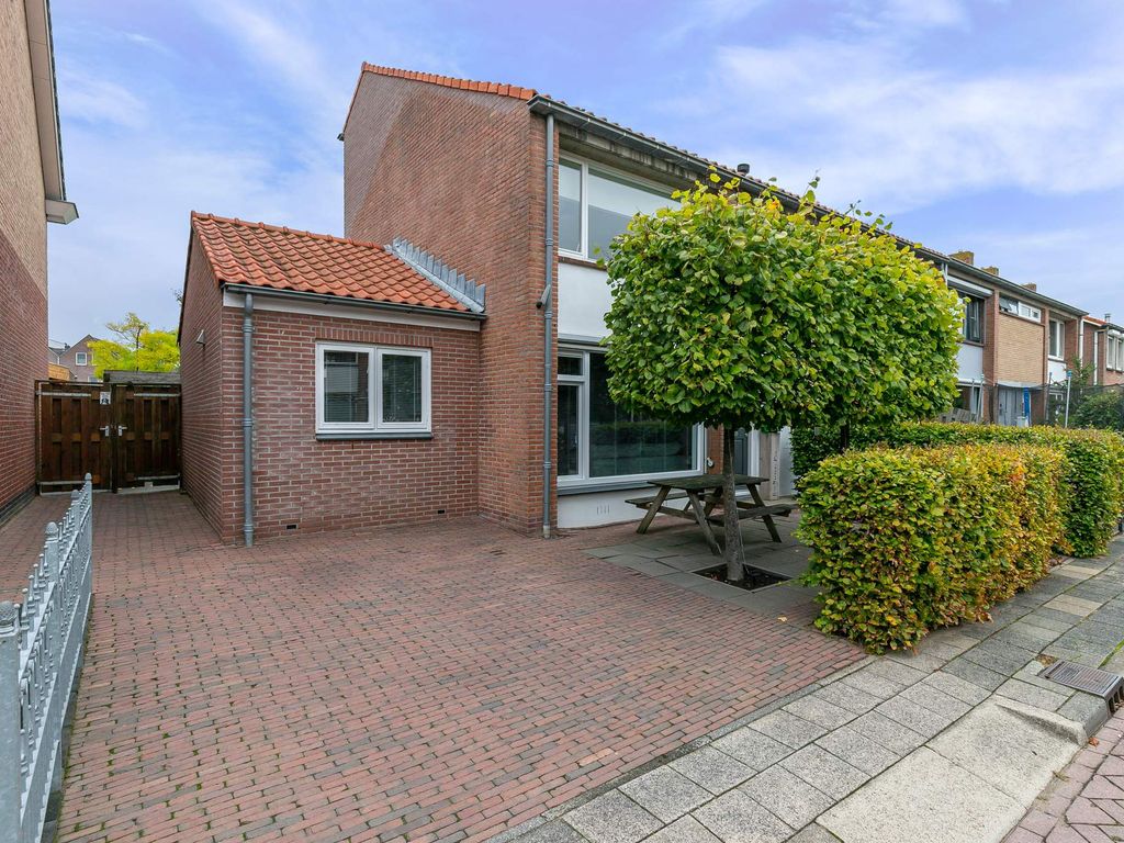 Lijnbaan 18, GIESSENBURG