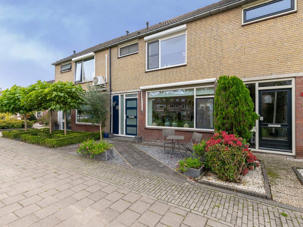 van Hardenbroekstraat 21, GIESSENBURG