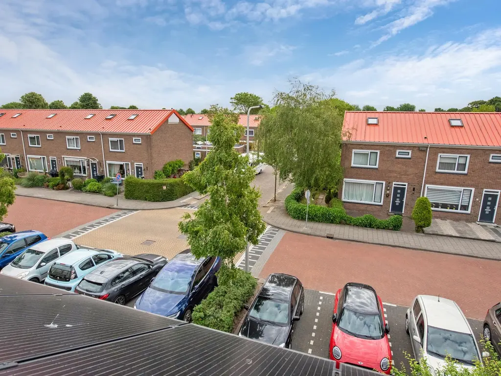 Het Tolland 96, WATERINGEN