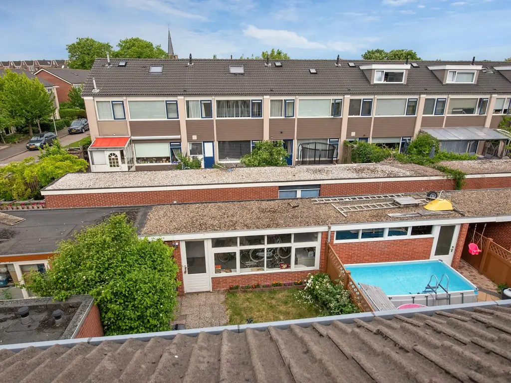 Het Tolland 96, WATERINGEN