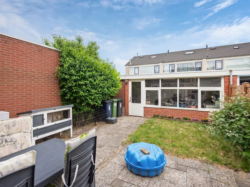 Het Tolland 96, WATERINGEN