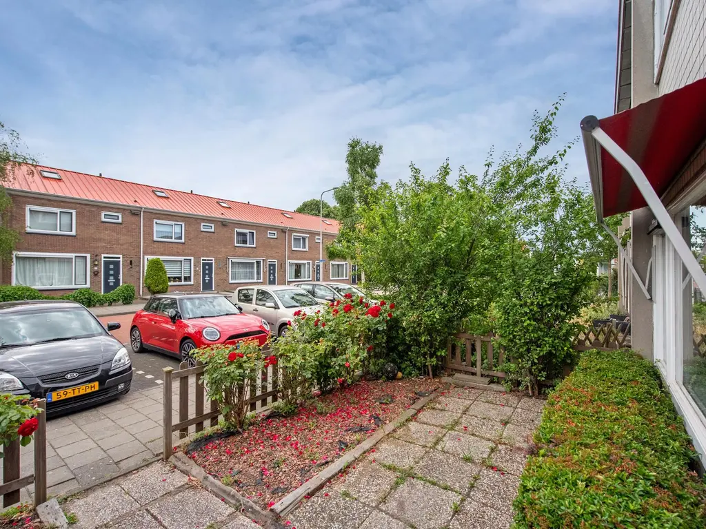 Het Tolland 96, WATERINGEN