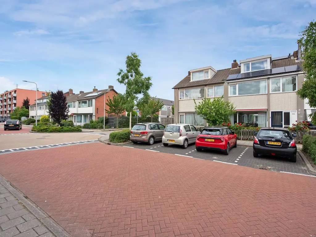Het Tolland 96, WATERINGEN
