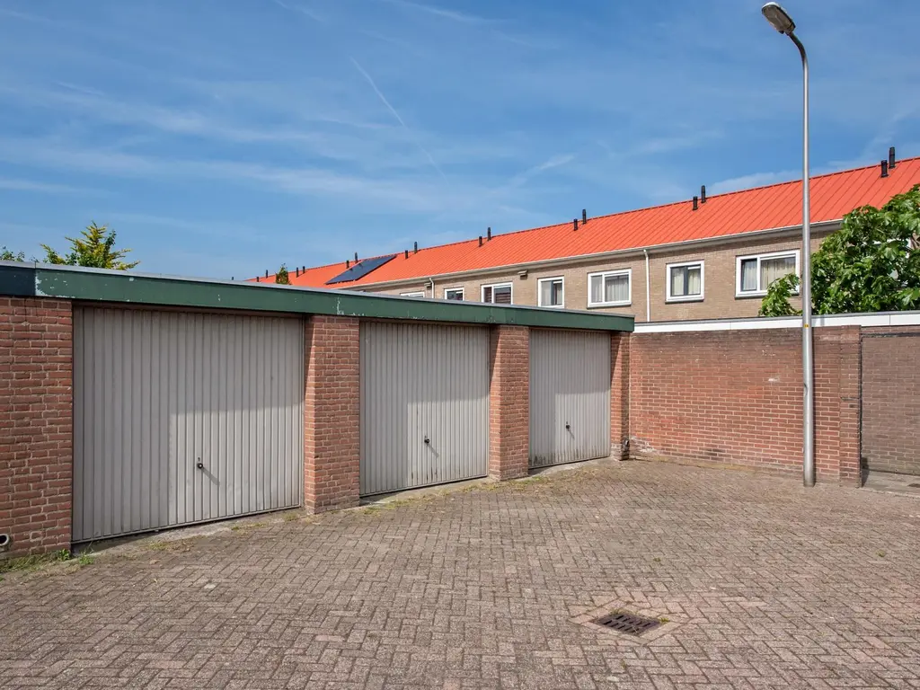 Het Tolland 96, WATERINGEN