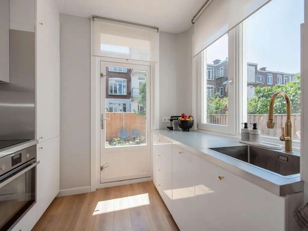 Lyonnetstraat 86, 'S-GRAVENHAGE