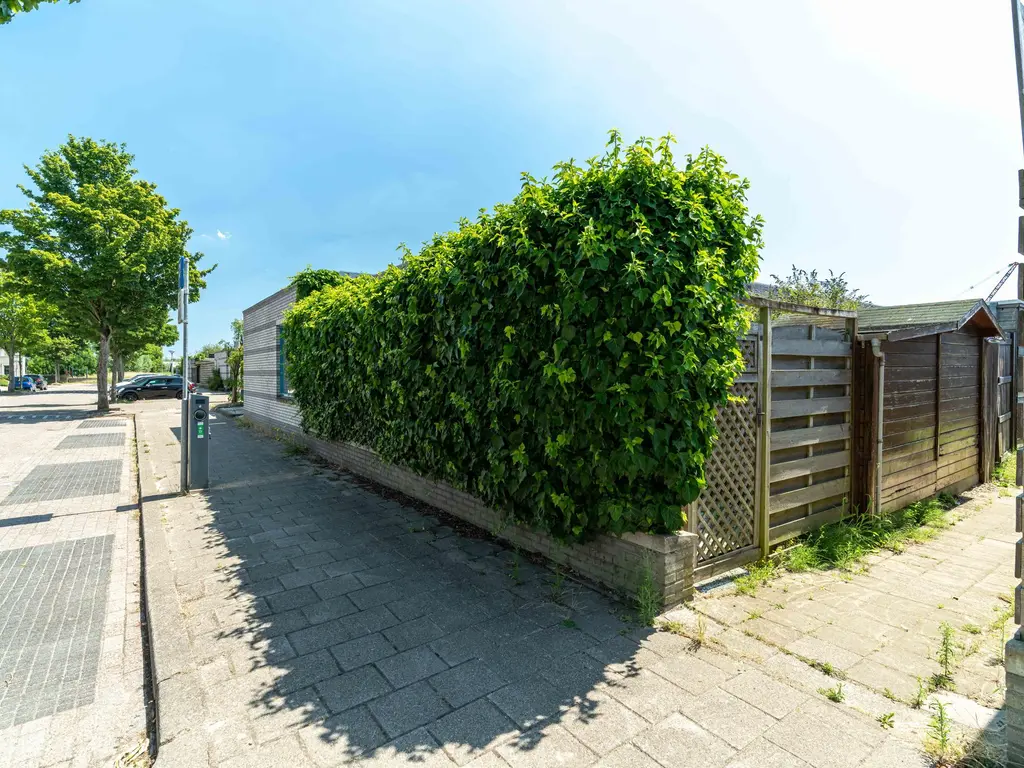 Oe Thantstraat 4, DELFT