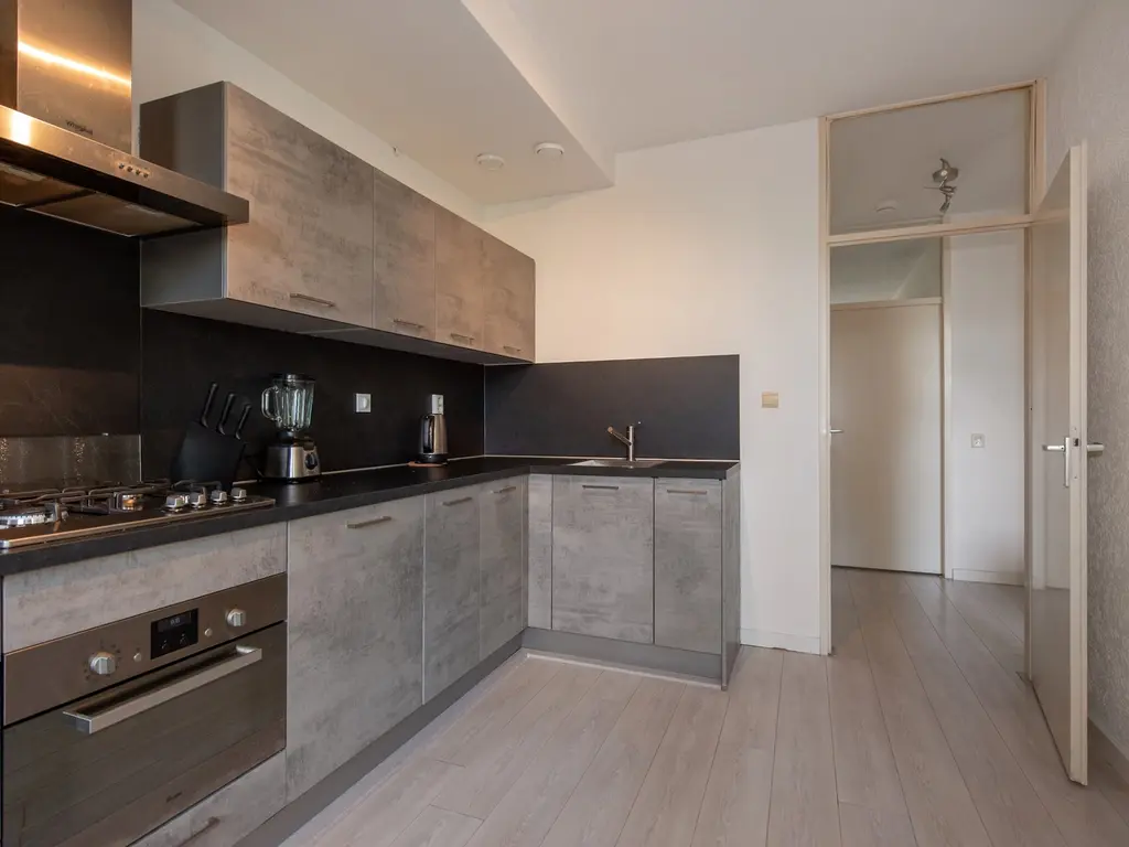 Van der Helststraat 121, 'S-GRAVENHAGE