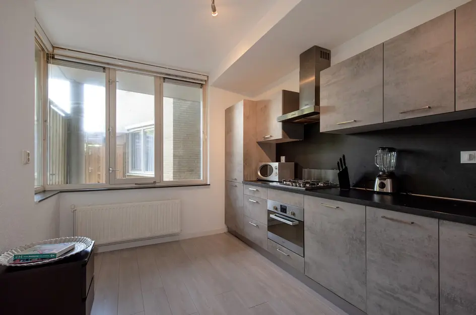 Van der Helststraat 121