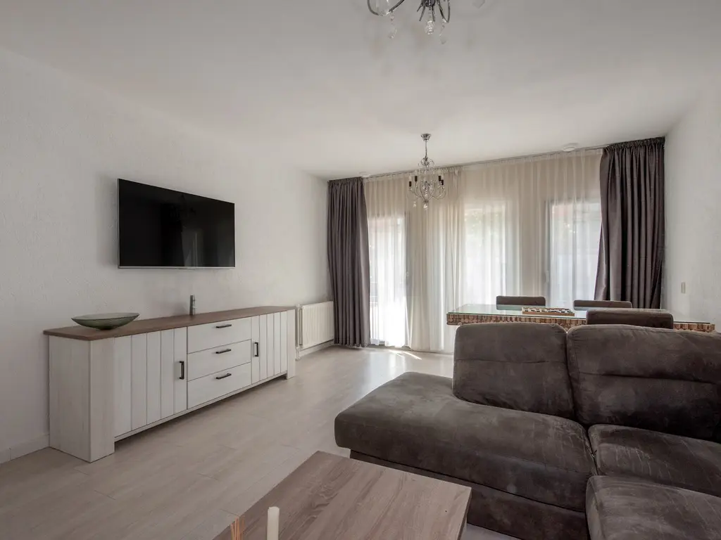 Van der Helststraat 121, 'S-GRAVENHAGE