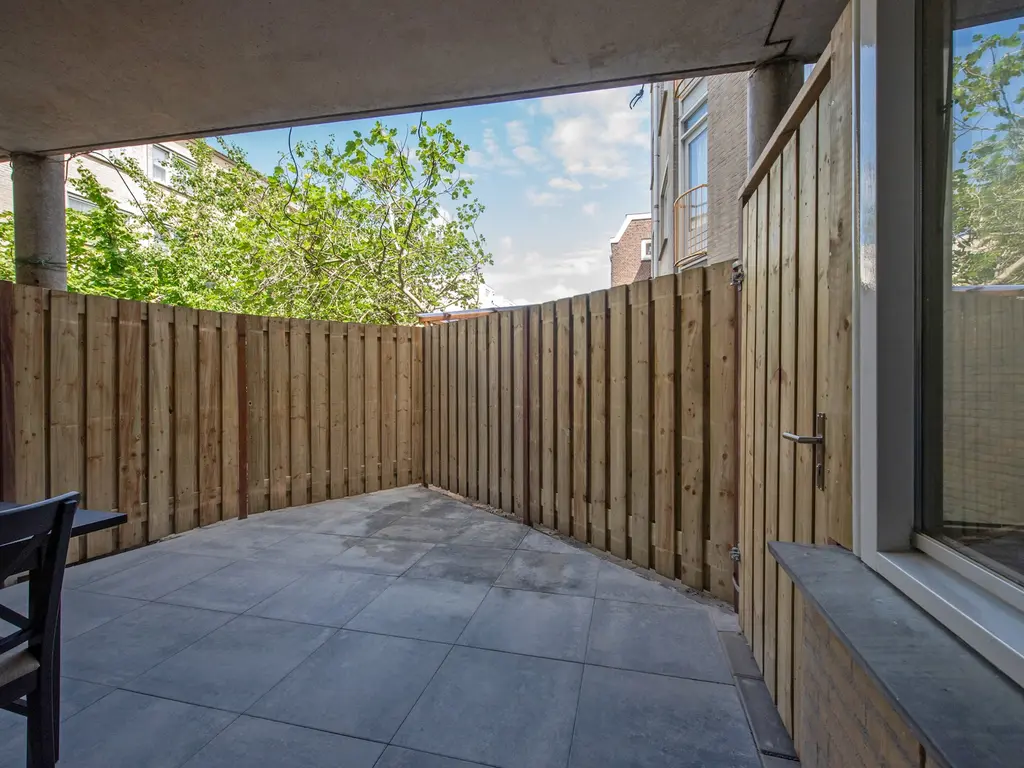 Van der Helststraat 121, 'S-GRAVENHAGE