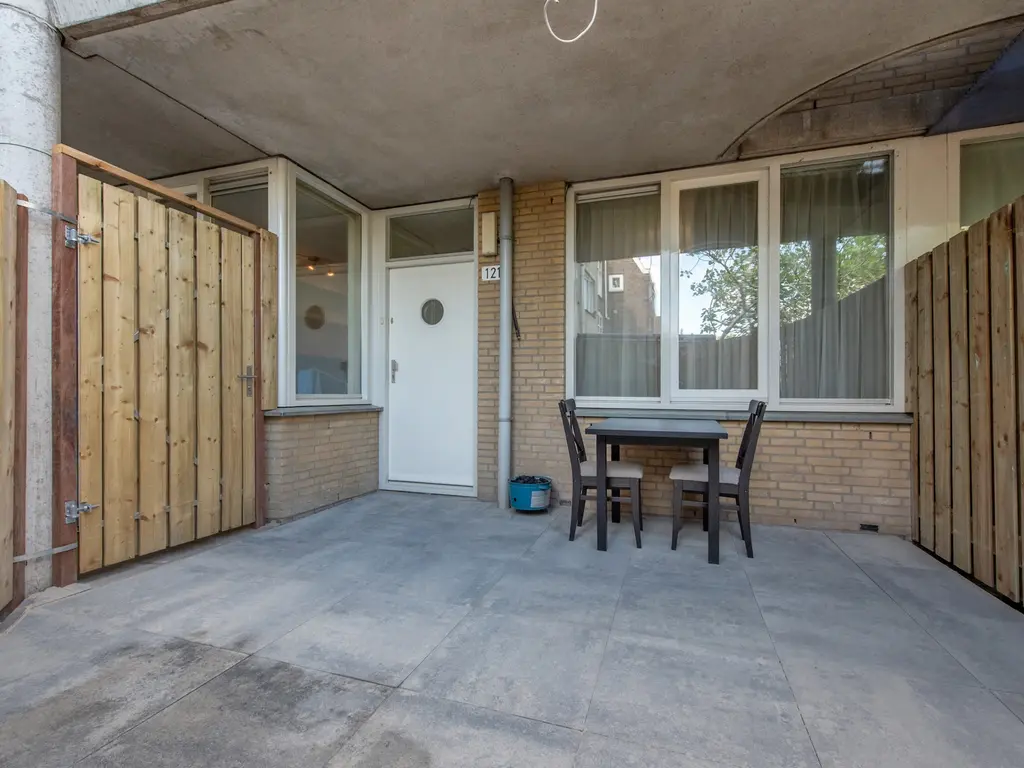Van der Helststraat 121, 'S-GRAVENHAGE