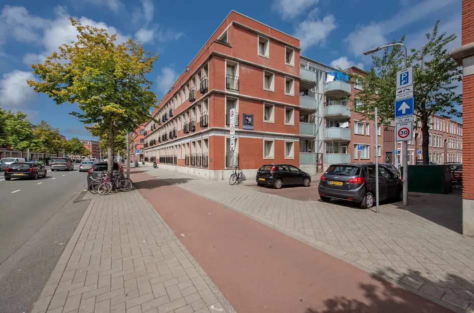 Van der Helststraat 121