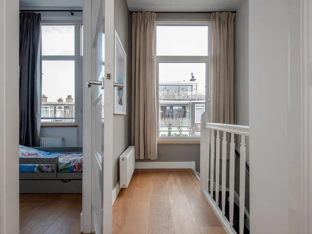 d'Aumeriestraat 8, 'S-GRAVENHAGE