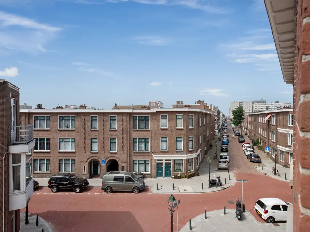 d'Aumeriestraat 8, 'S-GRAVENHAGE