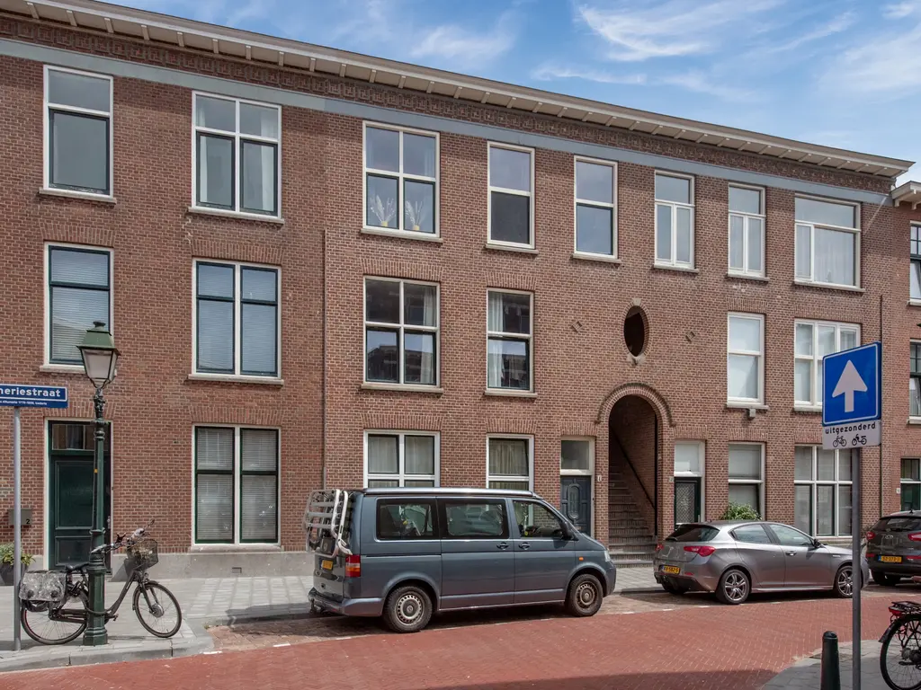 d'Aumeriestraat 8, 'S-GRAVENHAGE