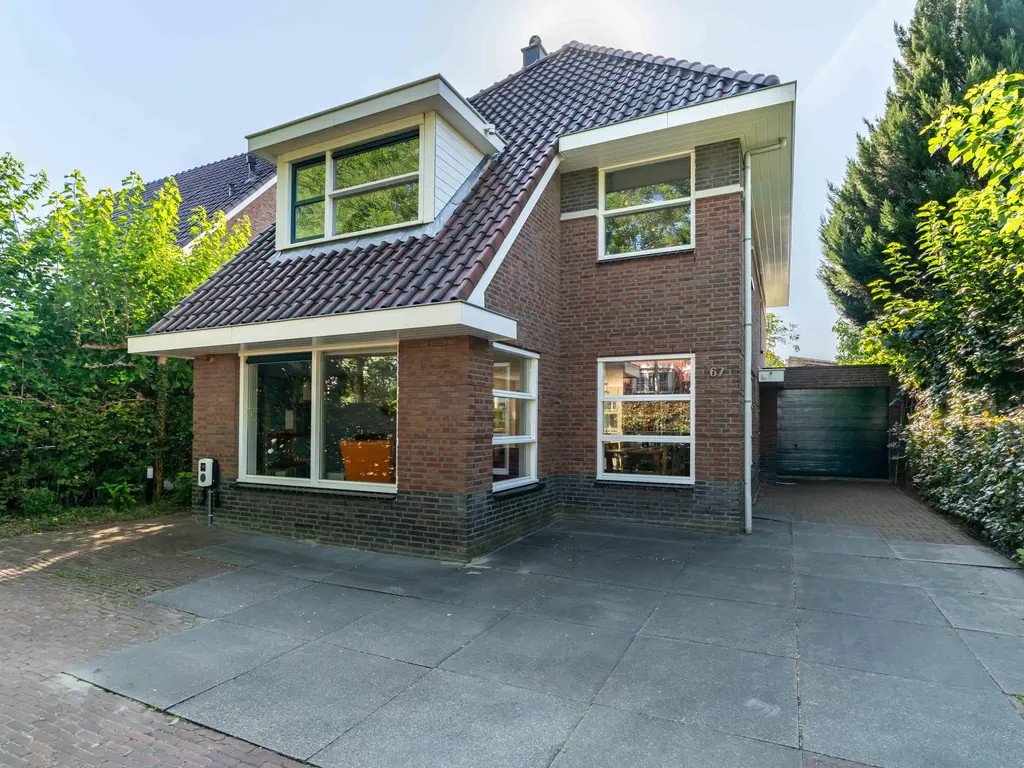 Guirlande 67, 'S-GRAVENHAGE