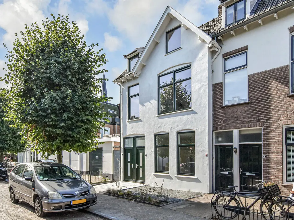 Oranjelust 2, VOORBURG