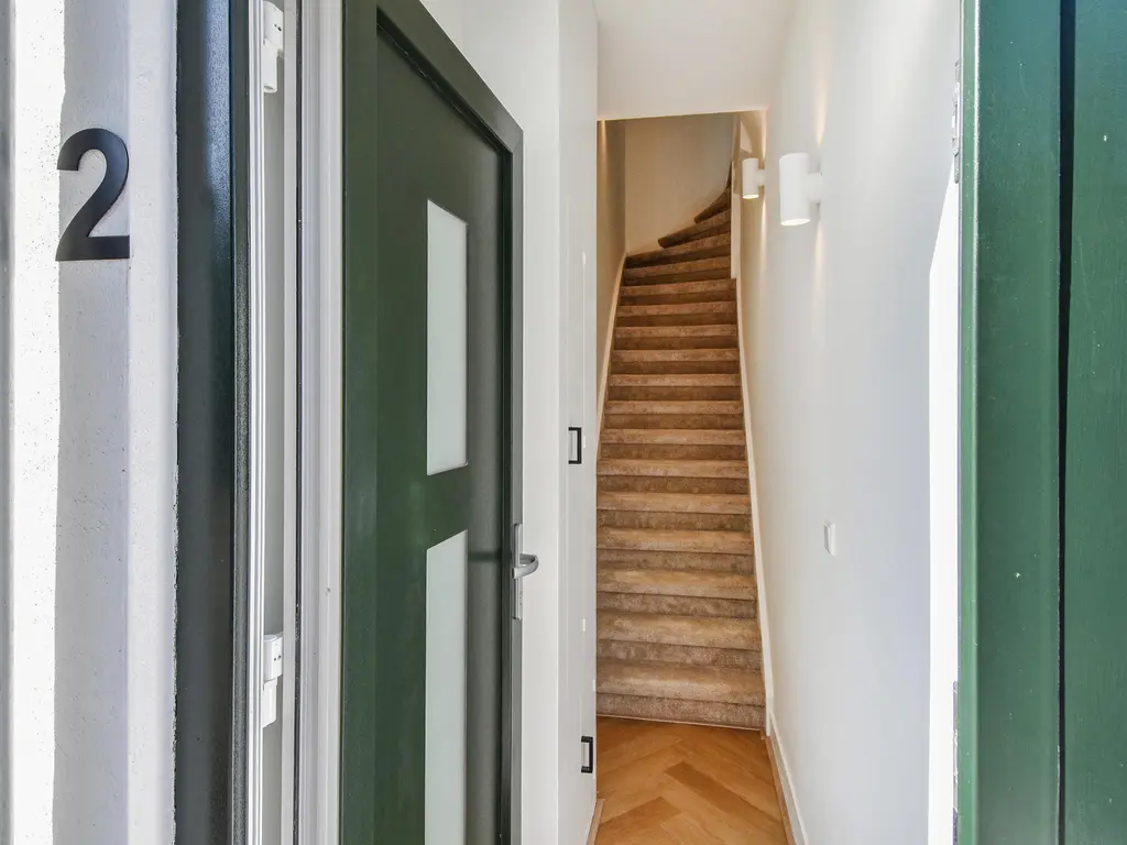 Oranjelust 2, VOORBURG