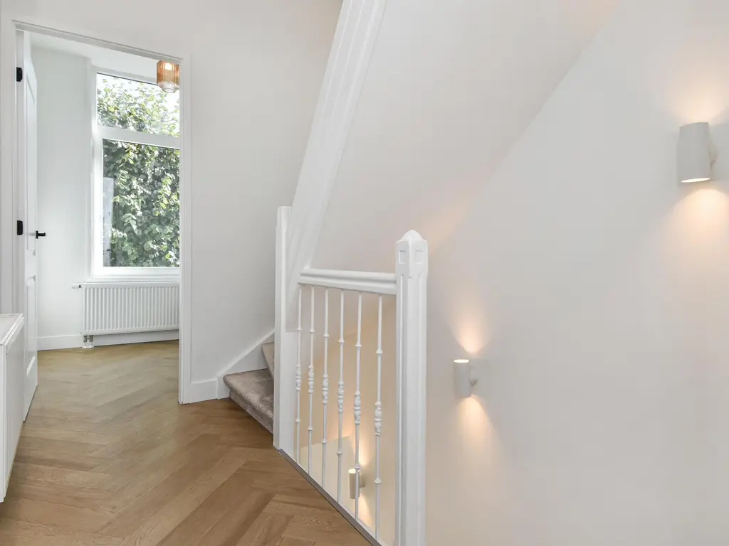 Oranjelust 2, VOORBURG