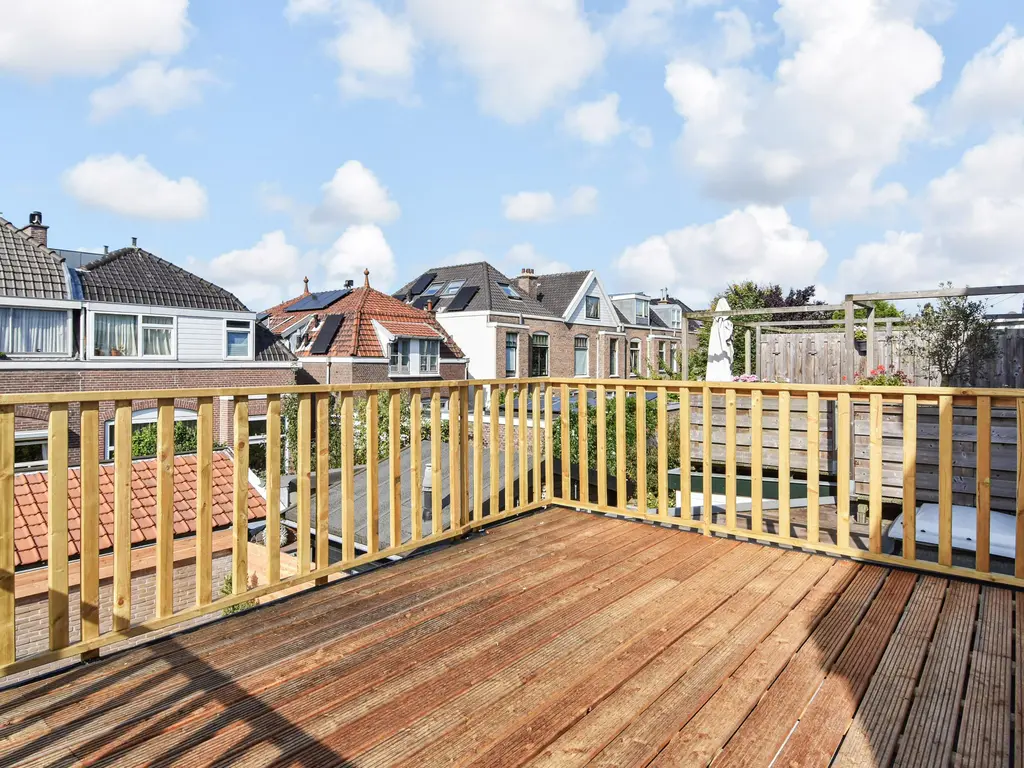 Oranjelust 2, VOORBURG