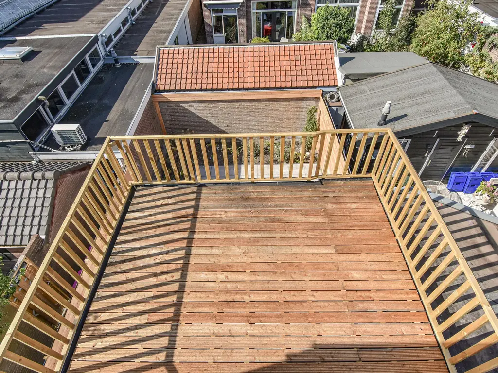 Oranjelust 2, VOORBURG
