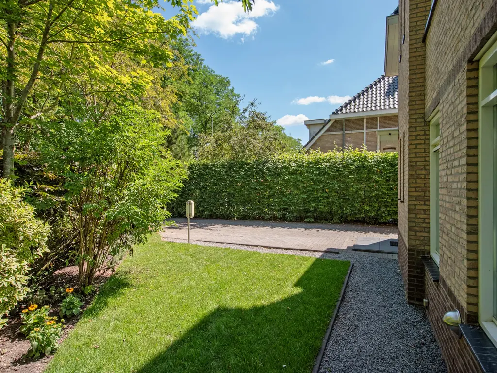 Guirlande 37, 'S-GRAVENHAGE