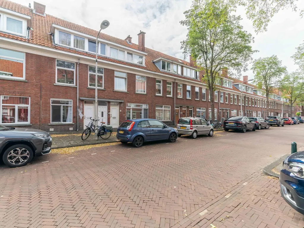 Marktweg 90, 'S-GRAVENHAGE
