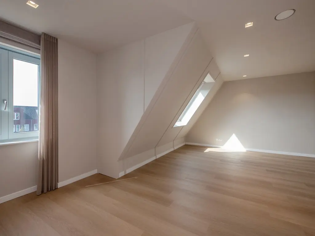 Nautawerf 10, LEIDSCHENDAM