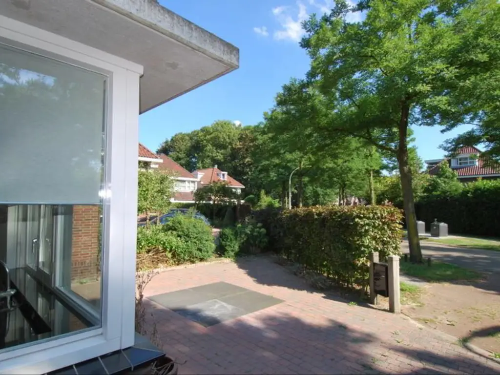 Guirlande 32, 'S-GRAVENHAGE