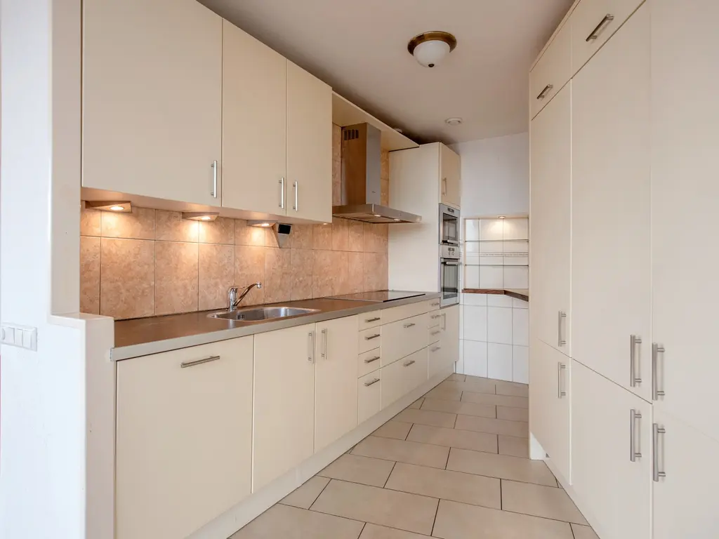 Praagsingel 127, 'S-GRAVENHAGE