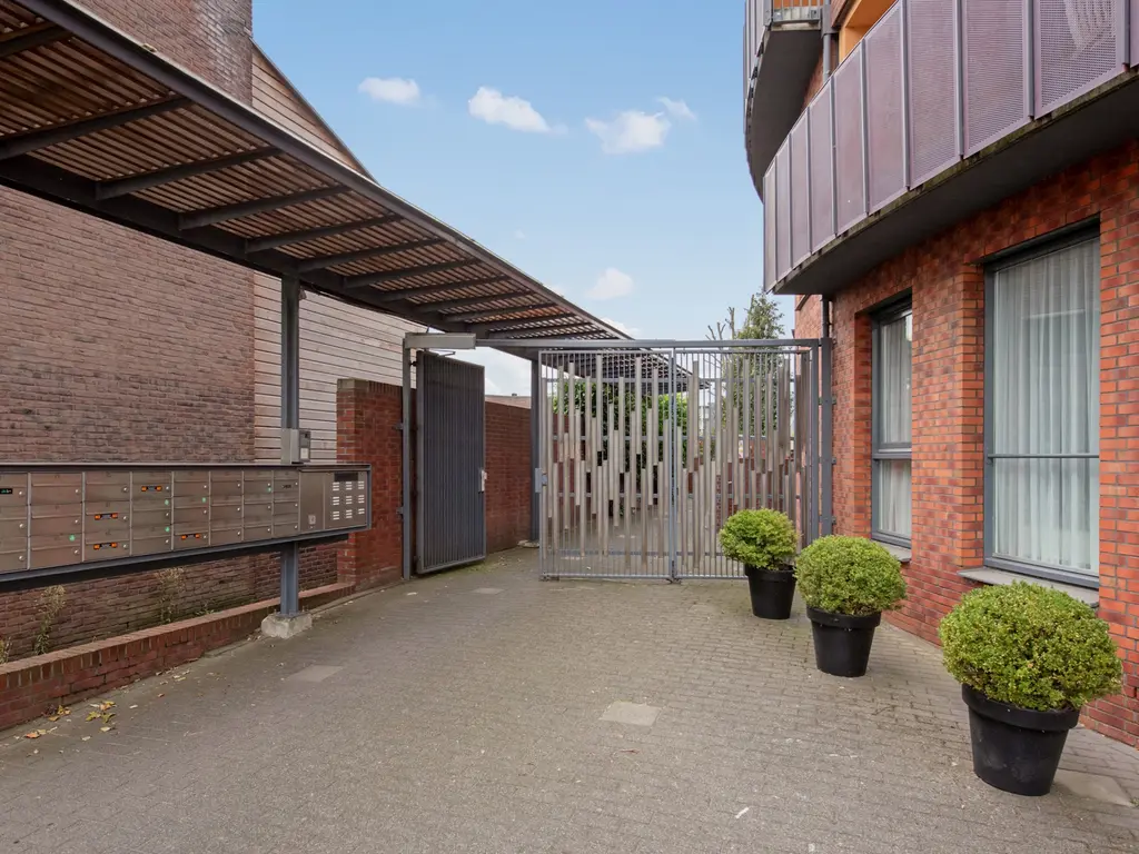 Praagsingel 127, 'S-GRAVENHAGE