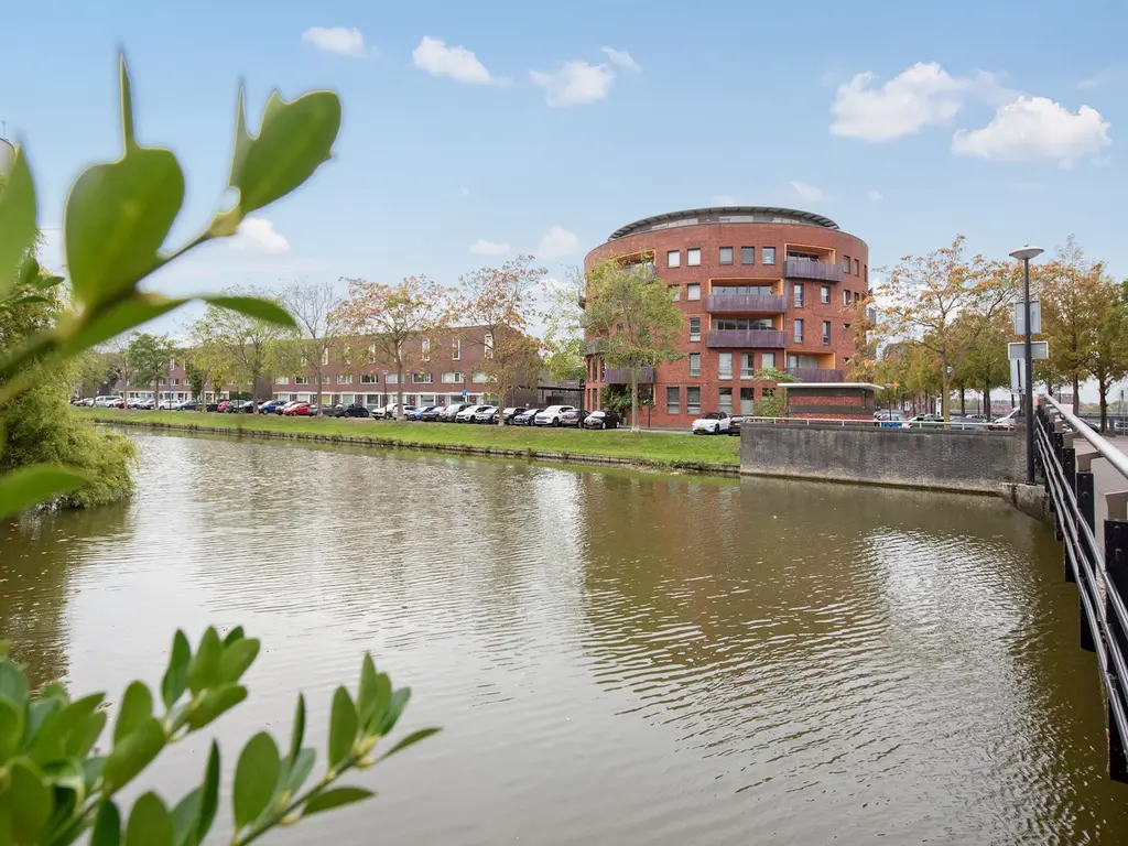 Praagsingel 127, 'S-GRAVENHAGE